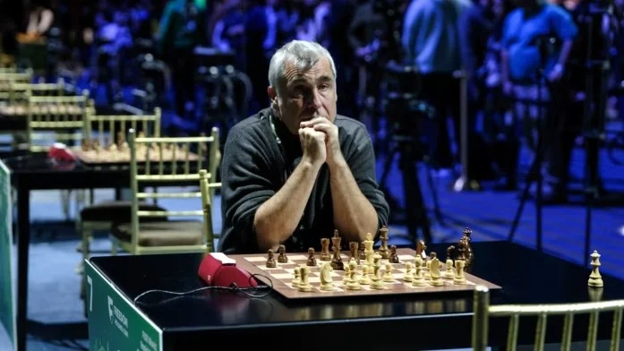 Ukrainian grandmaster Vasyl Ivanchuk after his loss to Russian grandmaster Ian Nepomniachtchi at the World Blitz Championship in New York, December 2024 © Getty Images
